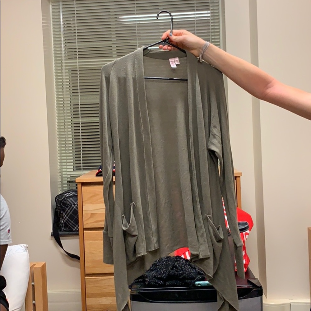 Medium olive long cardigan